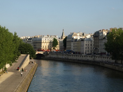 Riverwalks Along the Seine  Riverwalks Along the Seine